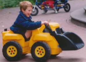 Tracteur avec pelle